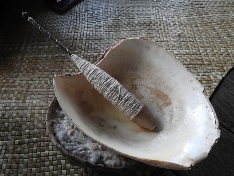 File:Heru (atas) dan Kabala (bawah).jpg